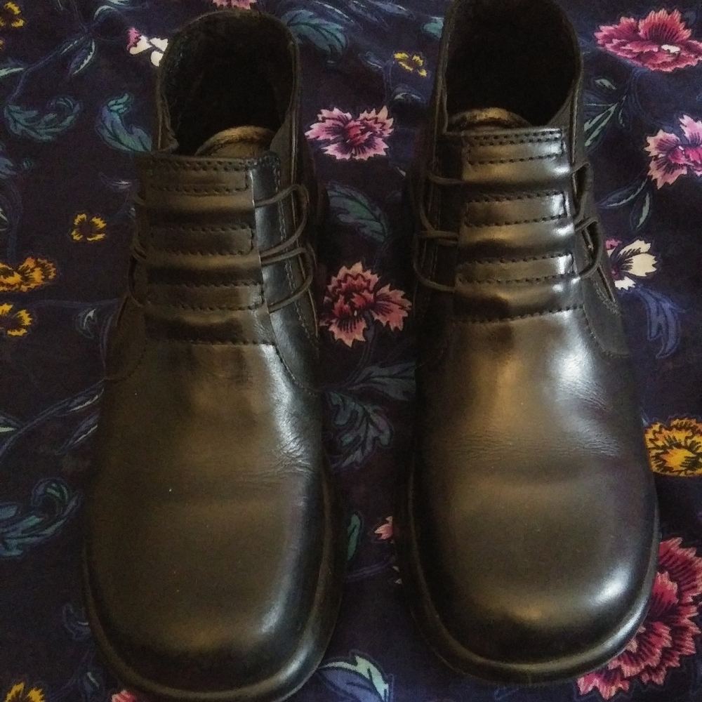 Dansko black clogs 🖤